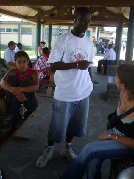 moi à laéroport de pamandzi avc des chères potesses